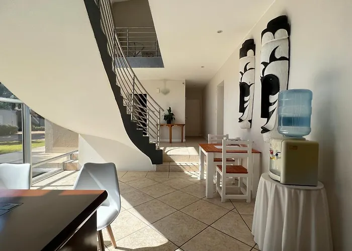 Sizanazo Guest House - In The Heart Of Northcliff Hill